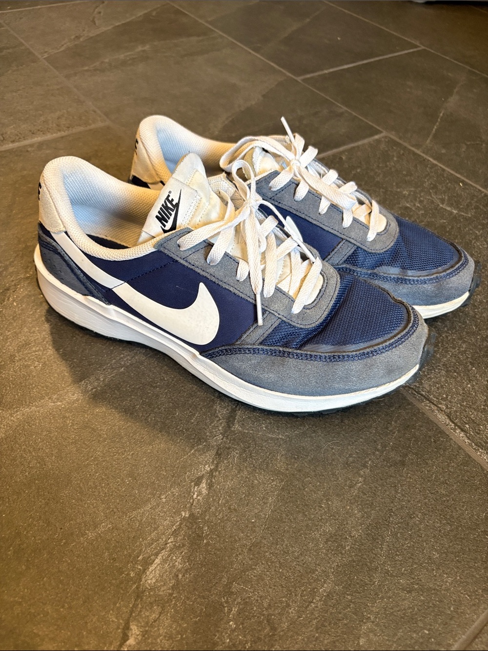 Nike Men's Blue and White Retro Running Sneakers